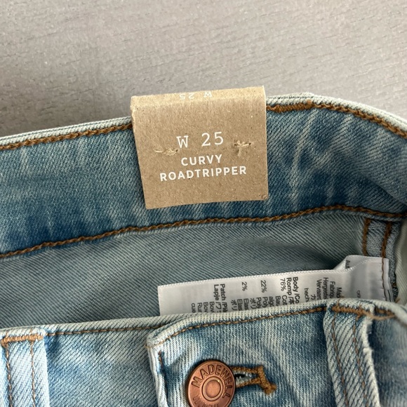 NWT Curvy Roadtripper Authentic Jeans in Cadwell Wash MD665 Size 25 - Picture 15 of 16